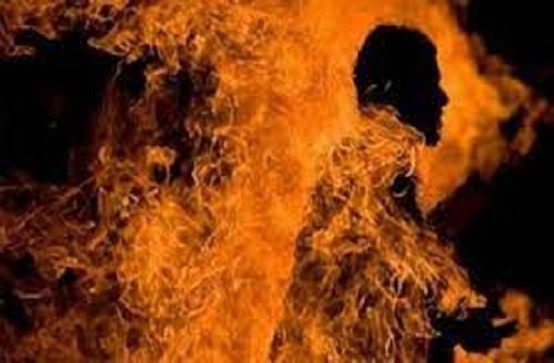 जिंदा जलाया