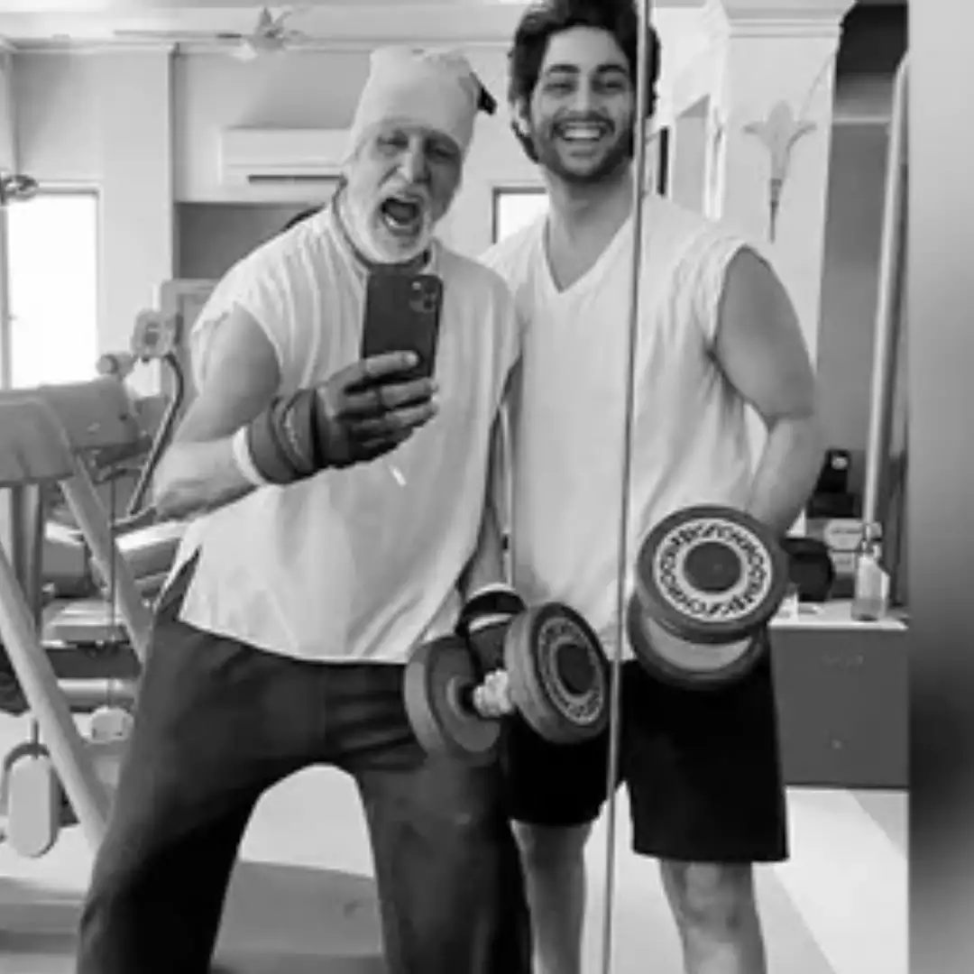 82 साल की उम्र में भी अमिताभ बच्चन की फिटनेस का राज, जानें कौन-सी पत्ती चबाते हैं रोज सुबह