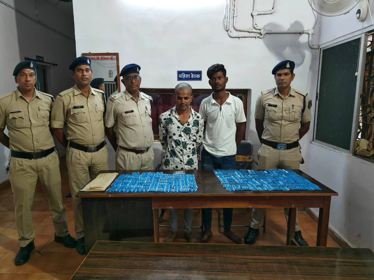 थाना नेवई की पुलिस ने नशे के व्यापार में दो आरोपियों को पकड़ा