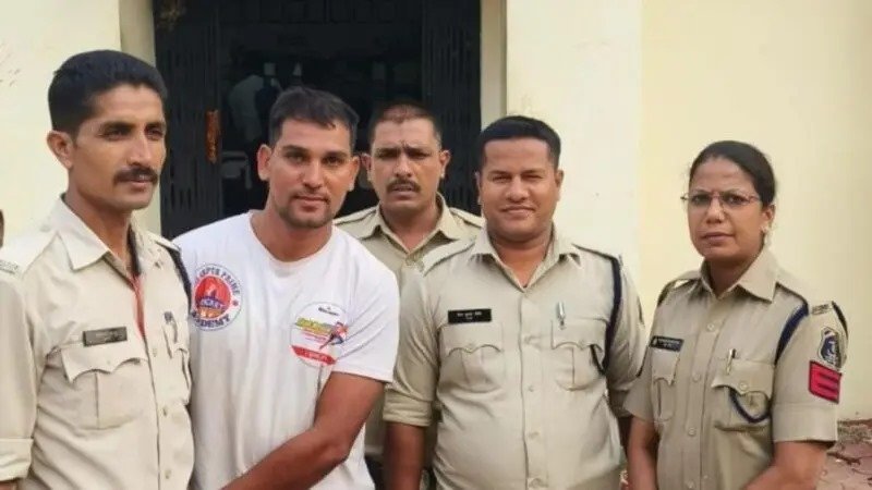 CG क्राइम: शादी का झांसा देकर संबंध बनाए, फिर अश्लील वीडियो से ब्लैकमेल, आरोपी गिरफ्तार