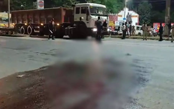 दर्दनाक सड़क हादसा: ट्रक की टक्कर से बाइक सवार परिवार के तीन सदस्यों की मौत