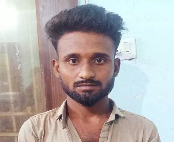 हाथ-पैर बांधकर किया रेप, वीडियो बनाकर मांगे 5 लाख – आरंग का युवक गिरफ्तार