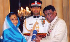 पद्मश्री सुरेंद्र दुबे का निधन: हंसाने वाला 'ब्लैक डायमंड' रुला गया, 'छत्तीसगढ़िया सबले बढ़िया' की आवाज खामोश