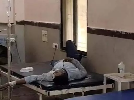 कांकेर में मातम, पूरा परिवार खत्म करने की कोशिश: माता-पिता ने 3 मासूम बच्चों को दिया जहर, फिर खुद भी खाया; 3 की मौत, दंपति की हालत गंभीर