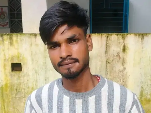 11 महीने से फरार गौ-तस्कर मनसूर खान गिरफ्तार: जशपुर पुलिस की कार्रवाई, झारखंड से धर दबोचा