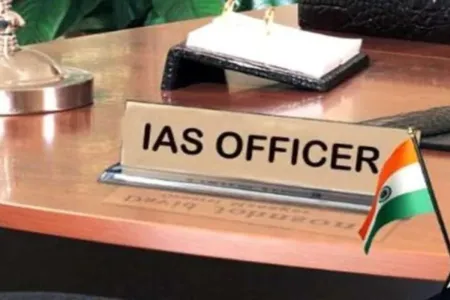 छत्तीसगढ़ में बड़ा प्रशासनिक फेरबदल: 5 IAS अफसरों का तबादला, नम्रता जैन को मिली रायपुर में बड़ी जिम्मेदारी