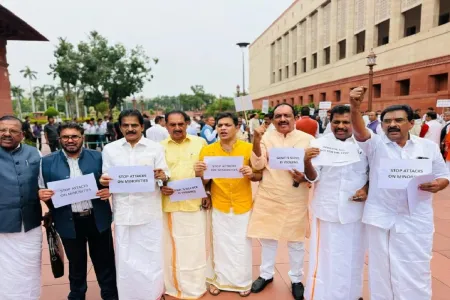 छत्तीसगढ़ में नन की गिरफ्तारी पर दिल्ली तक सियासी भूचाल, संसद के बाहर केरल के सांसदों का जोरदार प्रदर्शन