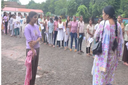 व्यापमं का अनोखा इम्तिहान: कहीं कैंची से कटी शर्ट की आस्तीन, कहीं 'पहली किन्नर सरपंच' जैसे सवालों ने चकराया सिर