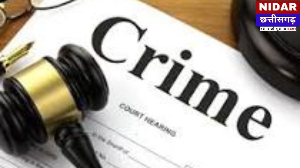 मोबाइल पर बात करने से टोका तो नाबालिग पोती बनी हैवान, कुल्हाड़ी से काट डाला दादा को