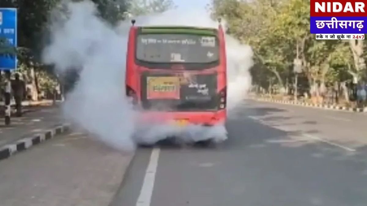 भोपाल में चलती सिटी बस में शॉर्ट सर्किट से लगी आग, सतर्कता से बची बड़ी दुर्घटना