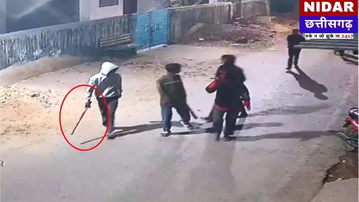अंबिकापुर में 'गुंडाराज': लाठी-डंडों और चाकू के साथ पूरी रात मचाया उत्पात, CCTV देख सहम गए लोग