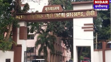 निलंबित IAS विनय चौबे की मुश्किलें बढ़ीं! पत्नी से ACB की लंबी पूछताछ; रिश्तेदारों और करीबियों पर भी कसा शिकंजा