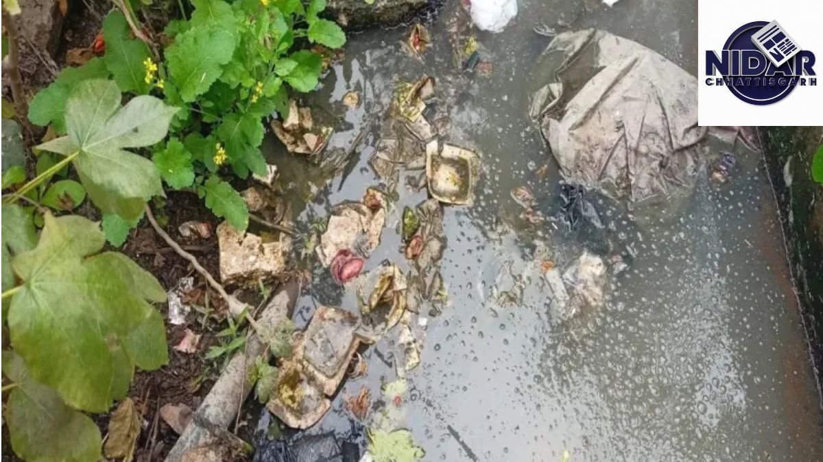 MP: 12 साल से नहीं धुली पानी की टंकी, 30 साल पुरानी पाइपलाइन से घरों में पहुंच रहा 'जहर'