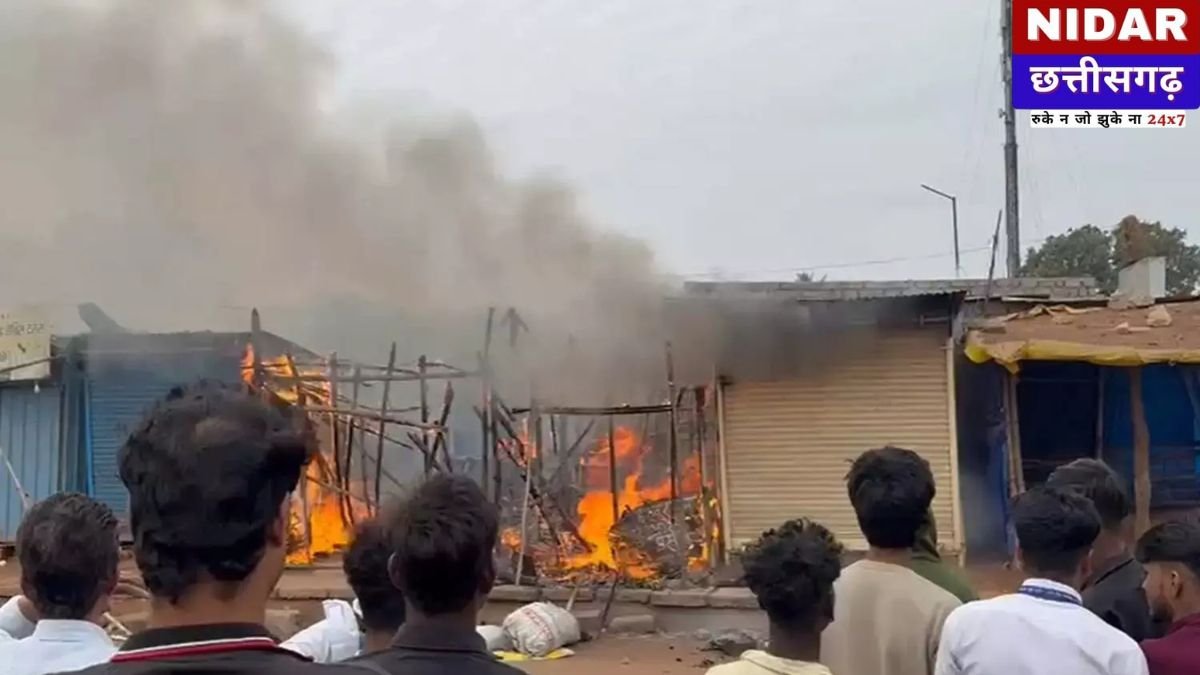 नया रायपुर के मिनी मार्केट में भीषण आग का तांडव: कई दुकानें जलकर राख, दमकल के देरी से पहुंचने पर भड़के लोग