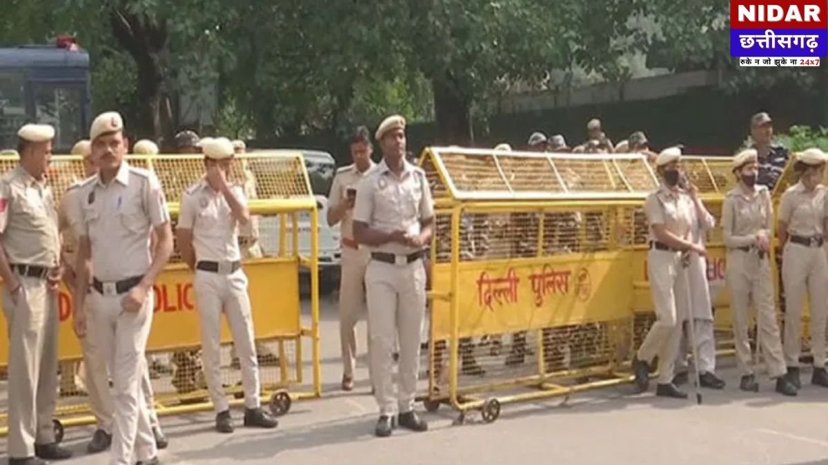 Cyber Crime Alert: Share Trading के नाम पर करोड़ों की ठगी! Delhi Police ने 'Cambodia Connection' वाले 8 शातिर जालसाजों को दबोचा