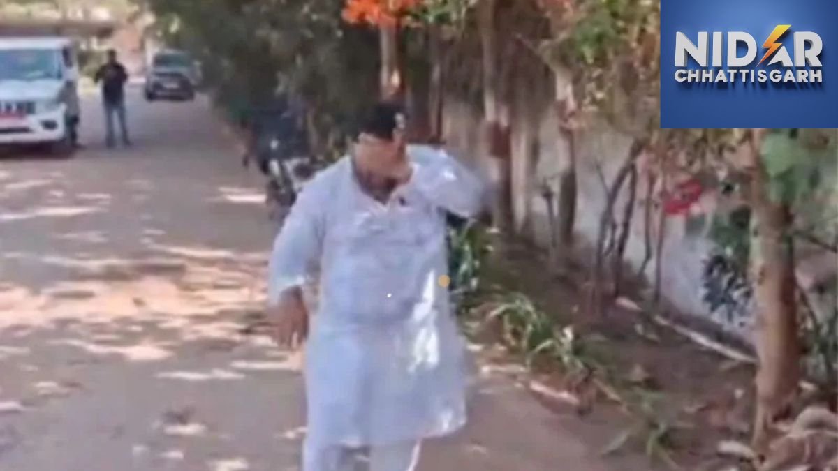 Congress Leader News: कलेक्ट्रेट परिसर में कांग्रेसी नेता की खुदकुशी की कोशिश से मचा हड़कंप, कोतवाली में कार्यकर्ताओं का भारी जमावड़ा; जानें क्या है पूरा मामला?