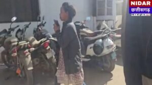 Ambikapur Crime News: "तू जानता नहीं मैं कौन हूं?" बोलकर युवती ने सीने में घोंपा चाकू, CCTV में कैद हुई खौफनाक वारदात