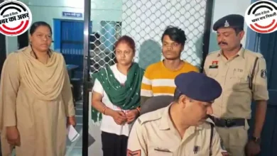 रायपुर पुलिस की बड़ी कार्रवाई: आरंग के पास गांजे की तस्करी करते महिला और पुरुष गिरफ्तार, स्कूटी से ले जा रहे थे खेप