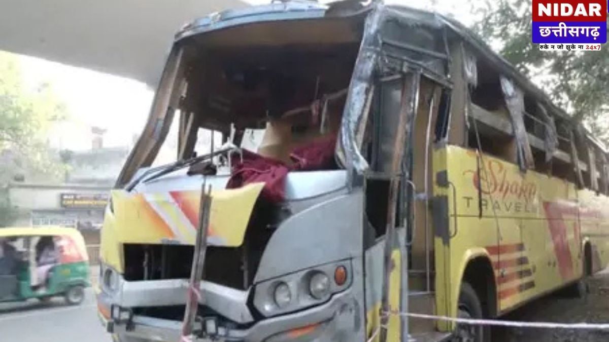 Delhi Bus Accident: दिल्ली में आधी रात को भीषण सड़क हादसा, झंडेवालान मेट्रो के पास पलटी यात्रियों से भरी बस; 2 की मौत