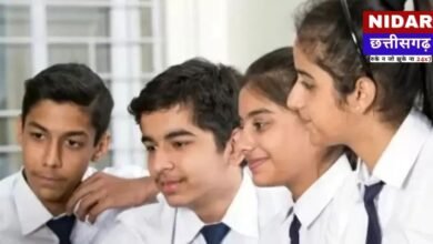 Bihar ITI CAT 2026: बिहार आईटीआई प्रवेश परीक्षा के लिए रजिस्ट्रेशन शुरू, जानें योग्यता और आवेदन प्रक्रिया पटना: बिहार के विभिन्न औद्योगिक प्रशिक्षण संस्थानों (ITI) में प्रवेश पाने की इच्छा रखने वाले छात्रों के लिए एक महत्वपूर्ण अपडेट है। बिहार संयुक्त प्रवेश प्रतियोगी परीक्षा बोर्ड (BCECEB) ने आधिकारिक तौर पर आईटीआई कैट 2026 (ITI CAT 2026) के लिए ऑनलाइन आवेदन की प्रक्रिया शुरू कर दी है। जो छात्र तकनीकी क्षेत्र में अपना करियर बनाना चाहते हैं, वे अब अपना पंजीकरण करा सकते हैं। पात्रता मानदंड (Eligibility Criteria) ITICAT 2026 परीक्षा में शामिल होने के लिए उम्मीदवारों को निम्नलिखित पात्रता शर्तों को पूरा करना अनिवार्य है: शैक्षणिक योग्यता: उम्मीदवार का किसी भी मान्यता प्राप्त बोर्ड से कक्षा 10वीं (मैट्रिक) उत्तीर्ण होना आवश्यक है। अपियरिंग छात्र: जो छात्र वर्ष 2026 में अपनी मैट्रिक की परीक्षा दे रहे हैं, वे भी इस प्रवेश परीक्षा के लिए आवेदन करने के पात्र हैं। निर्धारित आयु सीमा (Age Limit) आवेदन करने वाले उम्मीदवारों की न्यूनतम आयु 31 दिसंबर 2026 तक कम से कम 14 वर्ष होनी चाहिए। ध्यान रहे कि कुछ विशेष ट्रेडों (जैसे मैकेनिक मोटर व्हीकल और मैकेनिक ट्रैक्टर) के लिए न्यूनतम आयु सीमा अधिक हो सकती है, इसलिए विस्तृत जानकारी के लिए आधिकारिक नोटिफिकेशन जरूर देखें। परीक्षा का स्वरूप और विषय बिहार ITI CAT एक राज्य स्तरीय प्रवेश परीक्षा है। इसके माध्यम से राज्य भर के सरकारी और निजी आईटीआई संस्थानों में विभिन्न तकनीकी और व्यावसायिक कोर्स में दाखिला मिलता है। प्रश्न पत्र: परीक्षा में वस्तुनिष्ठ (Objective) प्रकार के प्रश्न पूछे जाएंगे। मुख्य विषय: इसमें गणित, सामान्य विज्ञान और सामान्य ज्ञान से संबंधित सवाल शामिल होंगे। चयन प्रक्रिया: परीक्षा में प्राप्त रैंक के आधार पर उम्मीदवारों को काउंसलिंग के लिए बुलाया जाएगा, जहाँ उन्हें उनकी पसंद और मेरिट के अनुसार ट्रेड अलॉट किए जाएंगे। Bihar ITI CAT 2026: आवेदन कैसे करें? (Step-by-Step Guide) इच्छुक उम्मीदवार नीचे दिए गए आसान स्टेप्स का पालन कर अपना फॉर्म भर सकते हैं: वेबसाइट पर जाएँ: सबसे पहले बोर्ड की आधिकारिक वेबसाइट bceceboard.bihar.gov.in पर लॉगिन करें। लिंक का चयन करें: होमपेज पर उपलब्ध 'ITICAT-2026 Online Application' के लिंक पर क्लिक करें। रजिस्ट्रेशन: अपनी वैध ईमेल आईडी और मोबाइल नंबर का उपयोग करके नया पंजीकरण (New Registration) करें। विवरण भरें: लॉग इन करने के बाद अपनी व्यक्तिगत जानकारी और शैक्षणिक विवरण को ध्यानपूर्वक भरें। दस्तावेज़ अपलोड: अपनी नवीनतम फोटो और हस्ताक्षर को निर्धारित साइज और फॉर्मेट में अपलोड करें। शुल्क भुगतान: नेट बैंकिंग, डेबिट/क्रेडिट कार्ड या UPI के माध्यम से आवेदन शुल्क का भुगतान करें। प्रिंट आउट: फॉर्म सबमिट करने के बाद 'कन्फर्मेशन पेज' को डाउनलोड करें और भविष्य के संदर्भ के लिए इसका प्रिंट आउट निकाल लें।