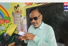 जन्म से नेत्रहीन शिक्षक दुर्गेश केसरी की कहानी: 17 साल से बच्चों को दे रहे शिक्षा की रोशनी