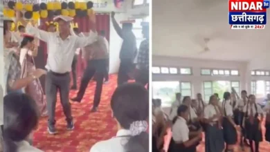 मुंगेली में शिक्षक दिवस पर विवादित गाने पर डांस, VIDEO वायरल होते ही उठे सवाल