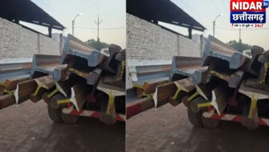 भिलाई के कबाड़ गोदाम में पुलिस का छापा, ट्रेलर में लदीं मिलीं रेल पटरियां