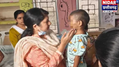 रायपुर के पंडरी में बच्चों से मारपीट: मां-सौतेला पिता गिरफ्तार, आयोग सख्त